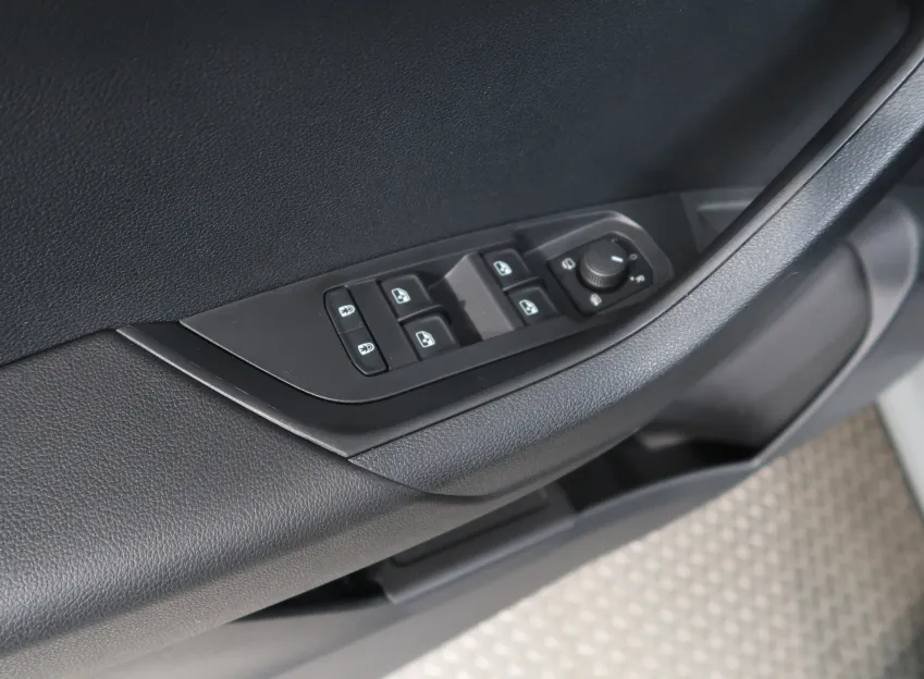 Škoda Karoq SPORTLINE 2.0TDI 110KW 4x4 DSG TAŽNÉ CANTON