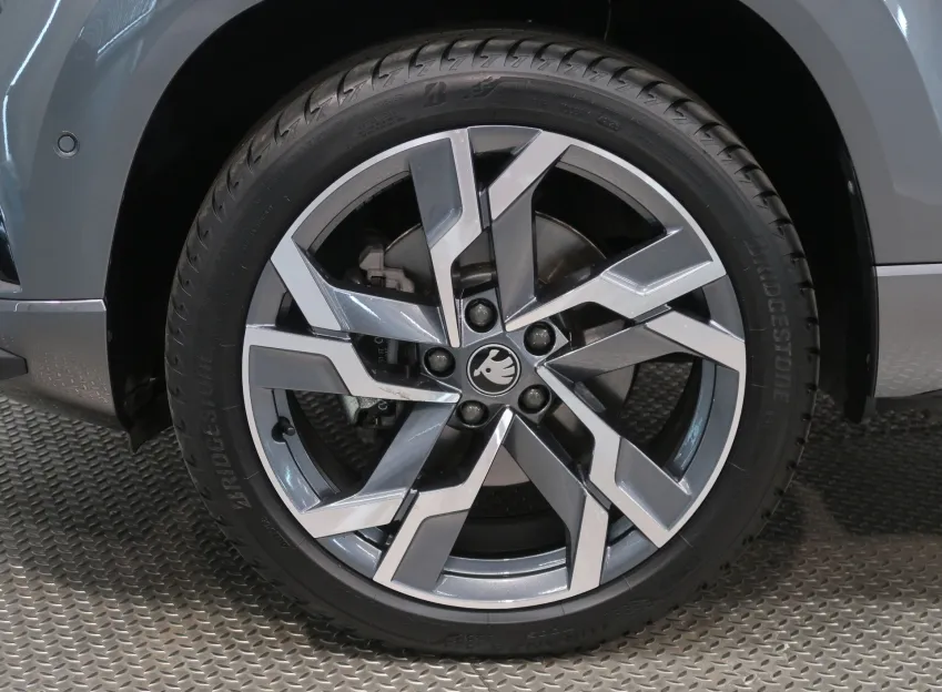 Škoda Karoq SPORTLINE 2.0TDI 110KW 4x4 DSG WEBASTO CANON PANOR