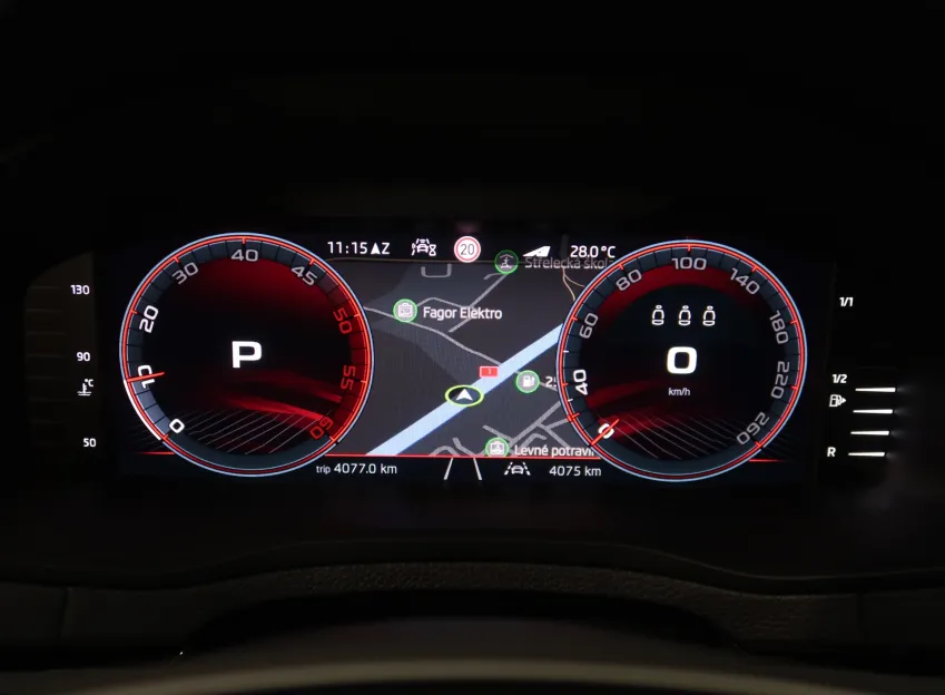 Škoda Karoq SPORTLINE 2.0TDI 110KW 4x4 DSG WEBASTO CANON PANOR