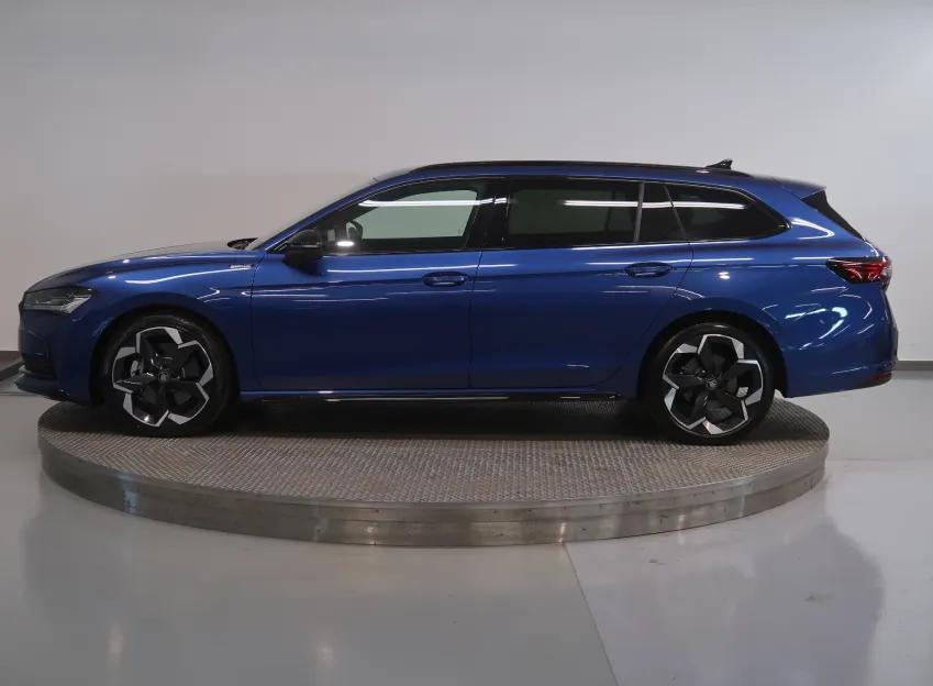 Škoda Superb SPORTLINE 2.0TDI 142KW 4x4 DSG WEBASTO TAŽNÉ CANTO