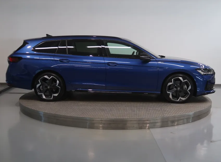 Škoda Superb SPORTLINE 2.0TDI 142KW 4x4 DSG WEBASTO TAŽNÉ CANTO