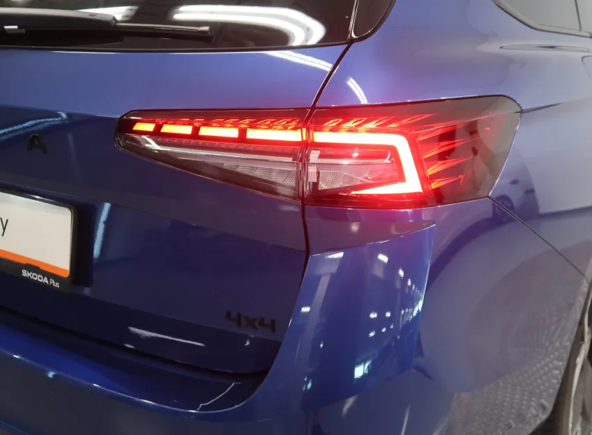 Škoda Superb SPORTLINE 2.0TDI 142KW 4x4 DSG WEBASTO TAŽNÉ CANTO