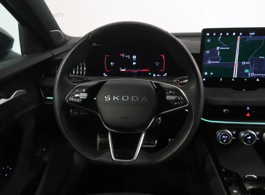 Škoda Superb SPORTLINE 2.0TDI 142KW 4x4 DSG WEBASTO TAŽNÉ CANTO
