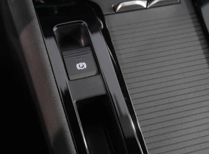 Škoda Superb SPORTLINE 2.0TDI 142KW 4x4 DSG WEBASTO TAŽNÉ CANTO
