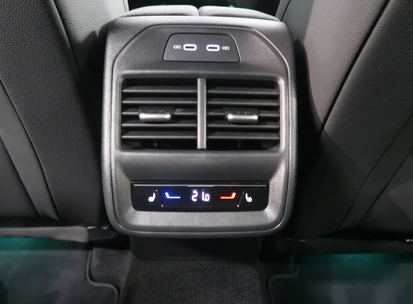 Škoda Superb SPORTLINE 2.0TDI 142KW 4x4 DSG WEBASTO TAŽNÉ CANTO