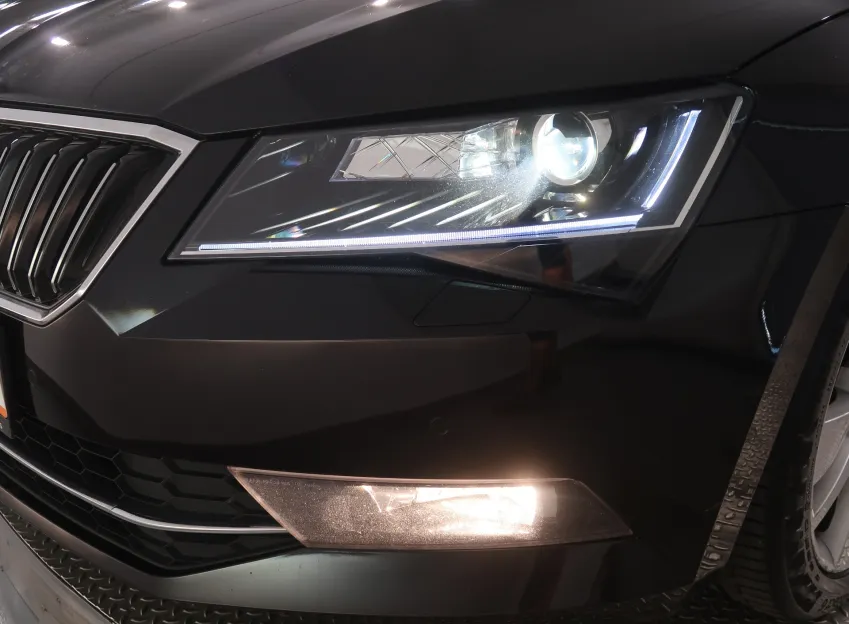 Škoda Superb STYLE 2.0TDI 140KW DSG CANTON XENONY