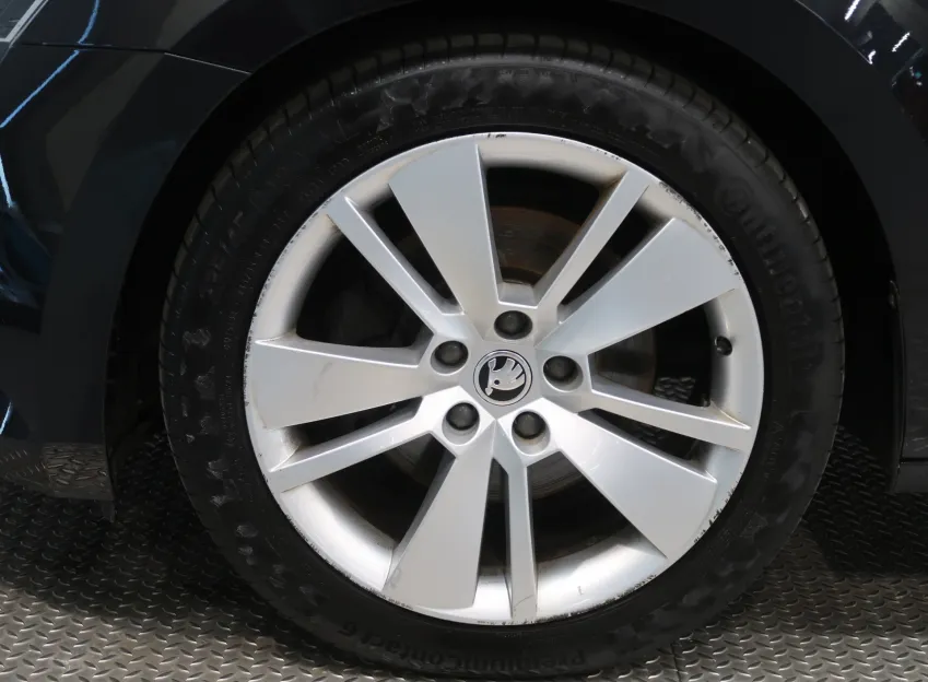 Škoda Superb STYLE 2.0TDI 140KW DSG CANTON XENONY