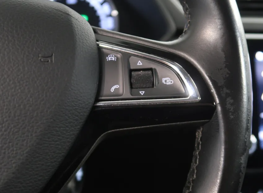 Škoda Superb STYLE 2.0TDI 140KW DSG CANTON XENONY