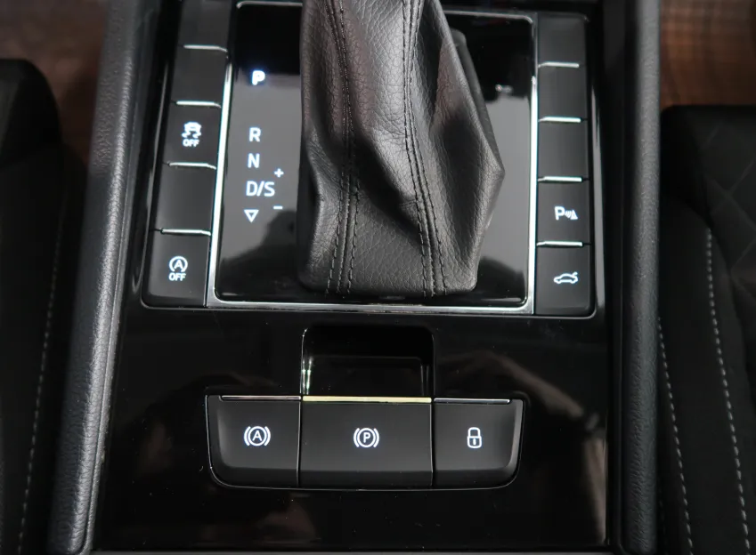 Škoda Superb STYLE 2.0TDI 140KW DSG CANTON XENONY