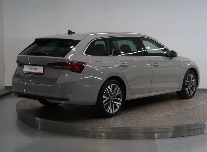 Škoda Octavia EXCLUSIVE 2.0TDI 110KW DSG PANORAMA CANTON
