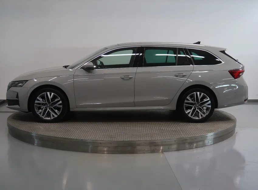 Škoda Octavia EXCLUSIVE 2.0TDI 110KW DSG PANORAMA CANTON
