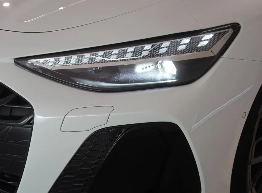 Audi A6 AVANT S-LINE 3.0TFSI 270KW 4x4 TAŽNÉ BANG&OLUFSEN