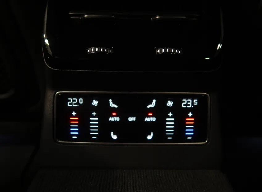 Audi A6 AVANT S-LINE 3.0TFSI 270KW 4x4 TAŽNÉ BANG&OLUFSEN