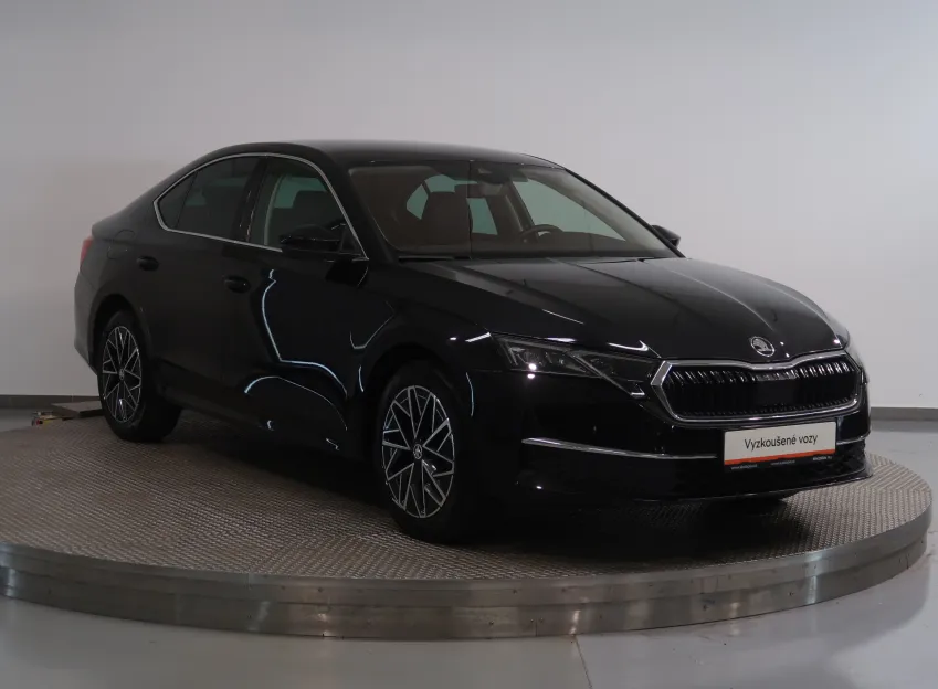 Škoda Octavia TOP SELECTION 1.5TSI 110KW NAVI LED MATRIX