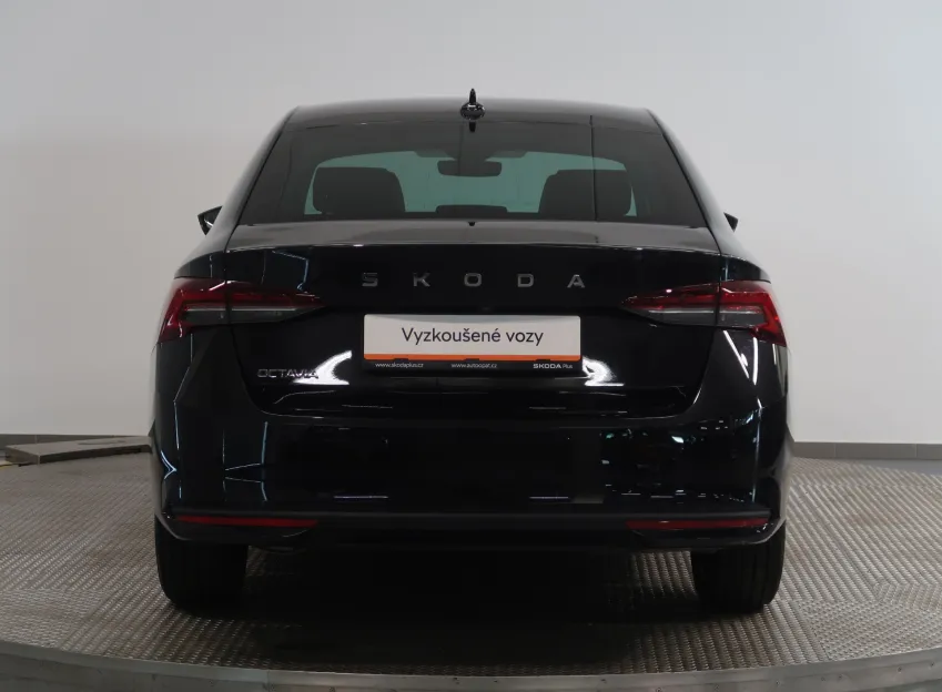 Škoda Octavia TOP SELECTION 1.5TSI 110KW NAVI LED MATRIX