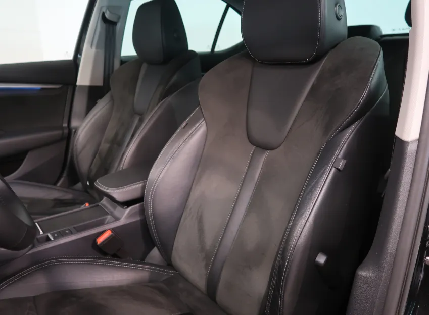 Škoda Octavia TOP SELECTION 1.5TSI 110KW NAVI LED MATRIX