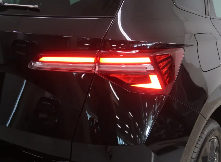 Škoda Karoq SPORTLINE 1.5TSI 110KW DSG TAŽNÉ CANTON NAVI LED M