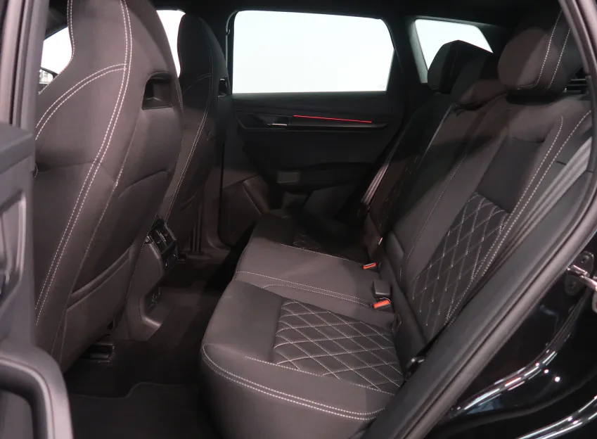 Škoda Karoq SPORTLINE 1.5TSI 110KW DSG TAŽNÉ CANTON NAVI LED M
