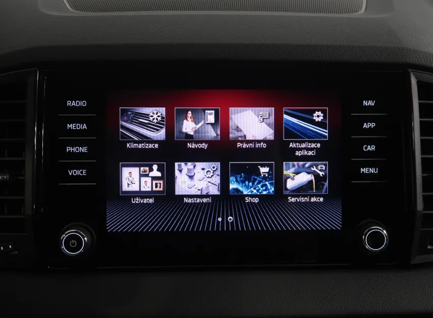 Škoda Karoq SPORTLINE 1.5TSI 110KW DSG TAŽNÉ CANTON NAVI LED M