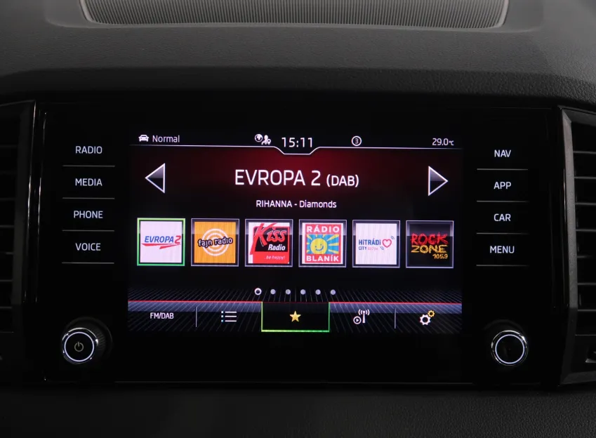 Škoda Karoq SPORTLINE 1.5TSI 110KW DSG TAŽNÉ CANTON NAVI LED M