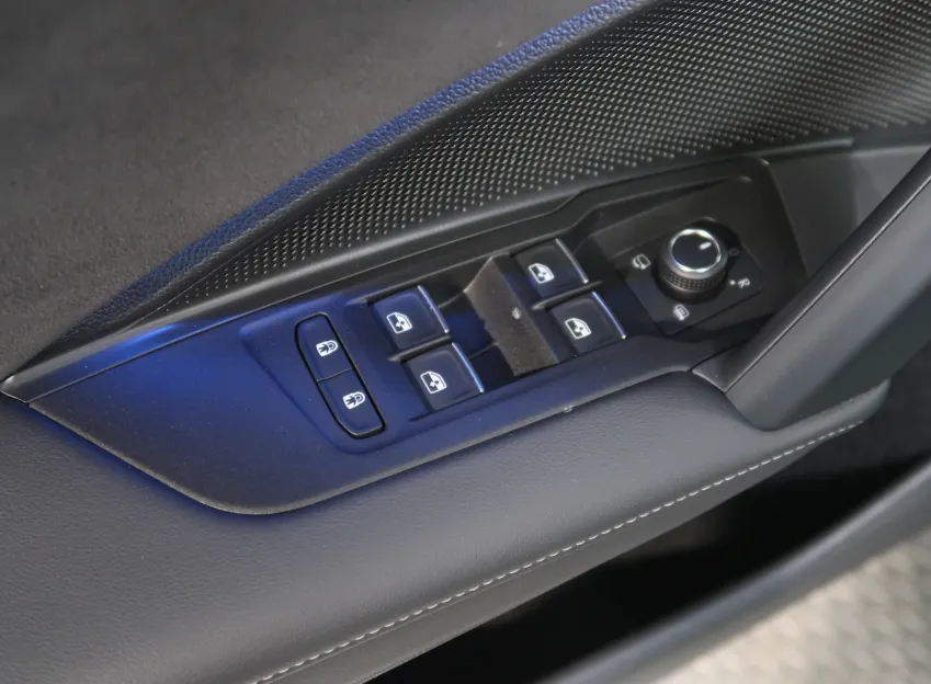 Volkswagen Tayron R-LINE 2.0TDI 142KW 4x4 DSG TAŽNÉ WEBASTO