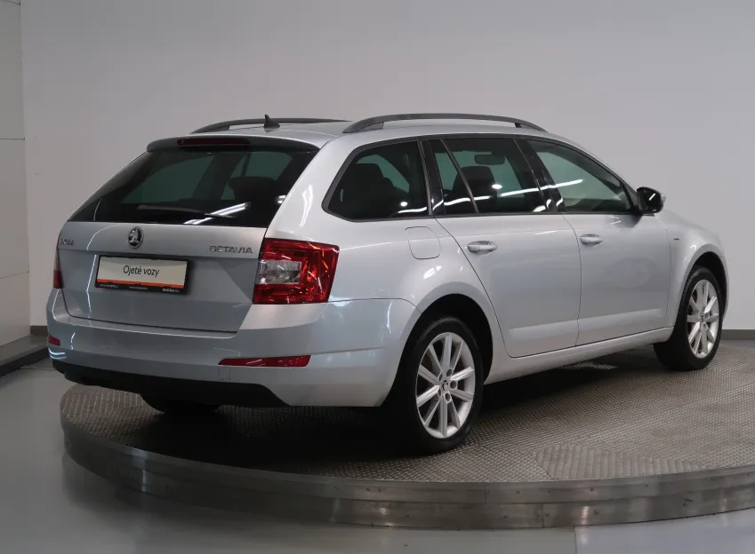 Škoda Octavia JOY 2.0TDI 110kW 4X4 TAŽNÉ XENON