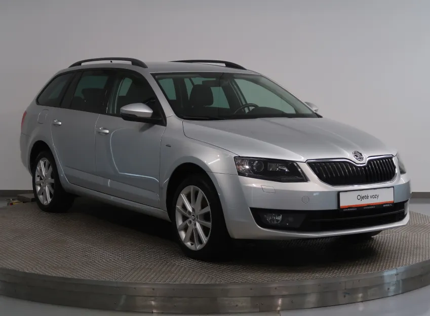 Škoda Octavia JOY 2.0TDI 110kW 4X4 TAŽNÉ XENON