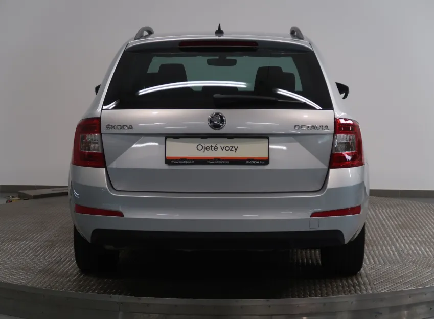 Škoda Octavia JOY 2.0TDI 110kW 4X4 TAŽNÉ XENON