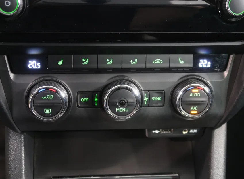 Škoda Octavia JOY 2.0TDI 110kW 4X4 TAŽNÉ XENON
