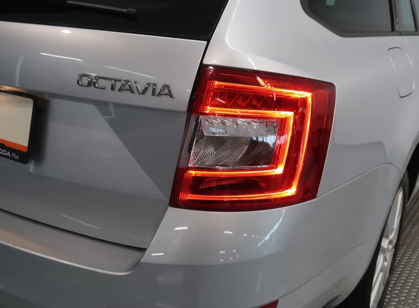 Škoda Octavia JOY 2.0TDI 110kW 4X4 TAŽNÉ XENON