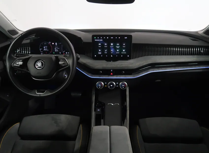 Škoda Superb SELECTION 2.0TDI 110KW LED LOUNGE