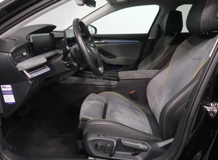 Škoda Superb SELECTION 2.0TDI 110KW LED LOUNGE