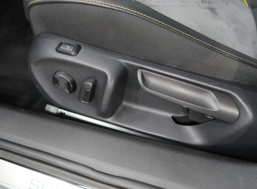 Škoda Superb SELECTION 2.0TDI 110KW LED LOUNGE