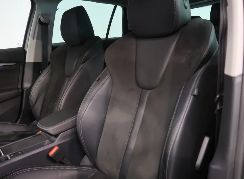 Škoda Octavia SELECTION 2.0TDI 110KW DSG LED MATRIX NAVI