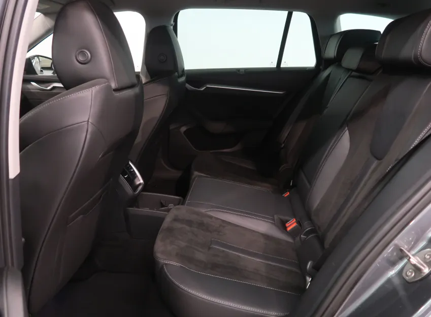 Škoda Octavia SELECTION 2.0TDI 110KW DSG LED MATRIX NAVI