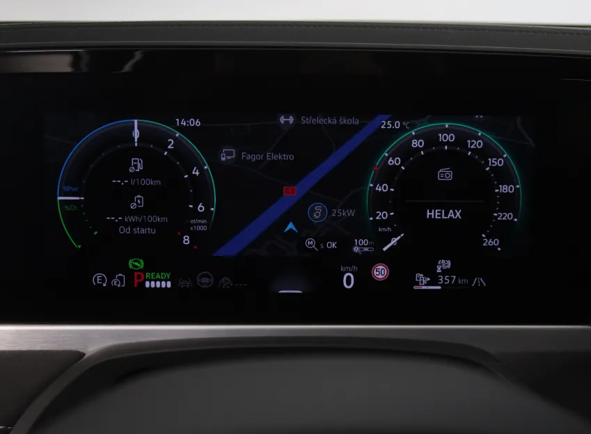 Volkswagen Passat R-LINE 1.5TSI 200KW eHYBRID WEBASTO TAŽNÉ