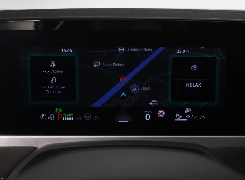 Volkswagen Passat R-LINE 1.5TSI 200KW eHYBRID WEBASTO TAŽNÉ