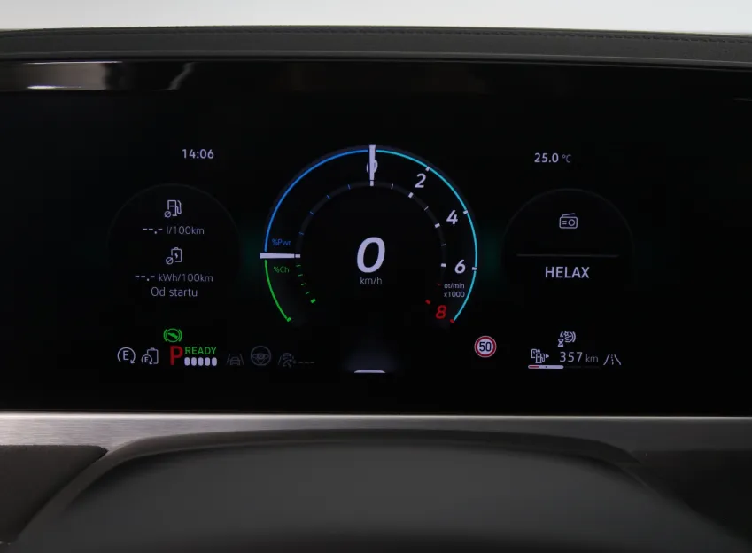 Volkswagen Passat R-LINE 1.5TSI 200KW eHYBRID WEBASTO TAŽNÉ