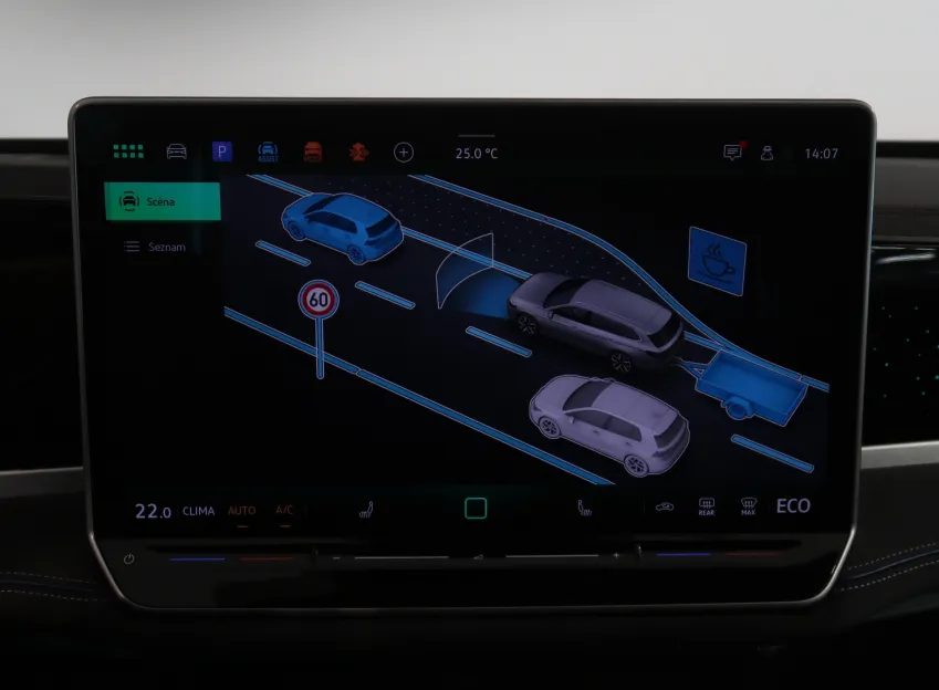 Volkswagen Passat R-LINE 1.5TSI 200KW eHYBRID WEBASTO TAŽNÉ