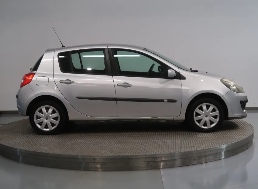 Renault Clio 1.2 i 16V 55kW STK 2028