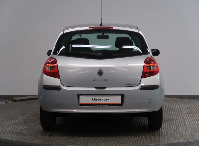 Renault Clio 1.2 i 16V 55kW STK 2028