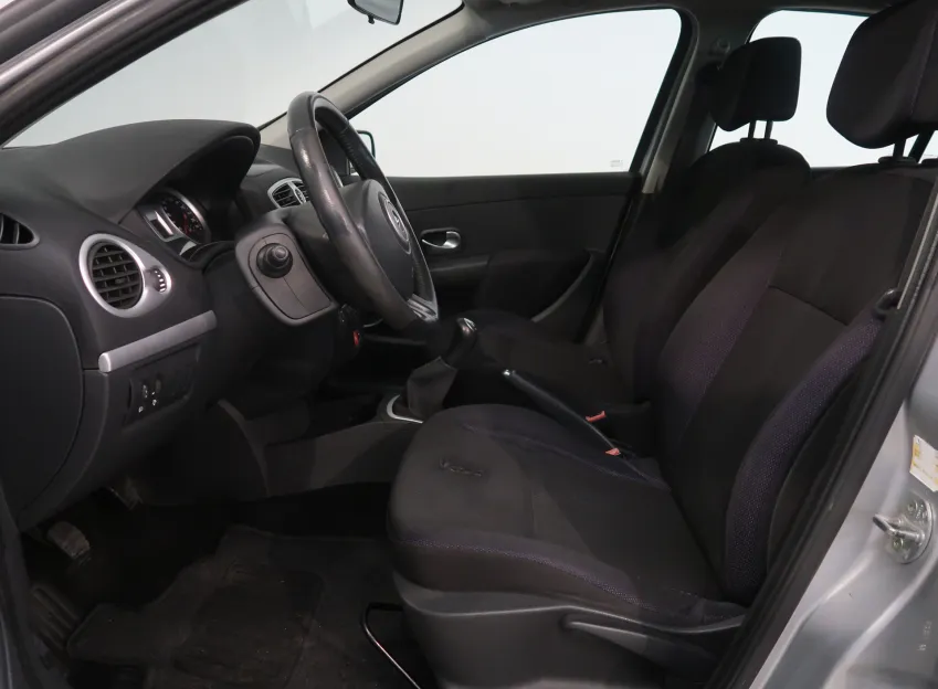 Renault Clio 1.2 i 16V 55kW STK 2028