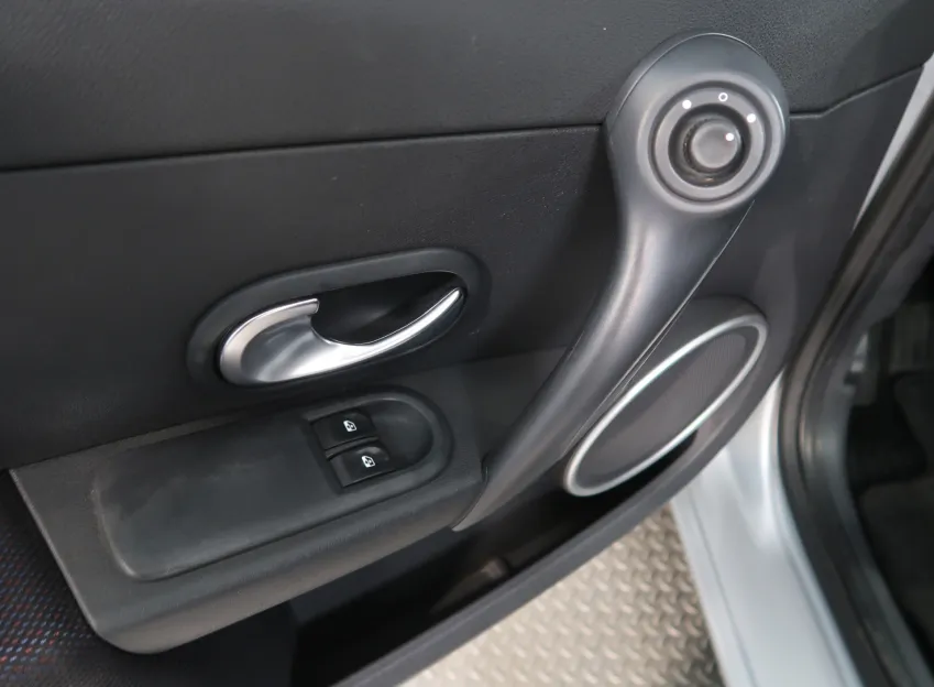 Renault Clio 1.2 i 16V 55kW STK 2028