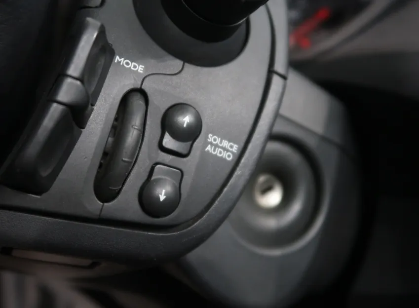 Renault Clio 1.2 i 16V 55kW STK 2028