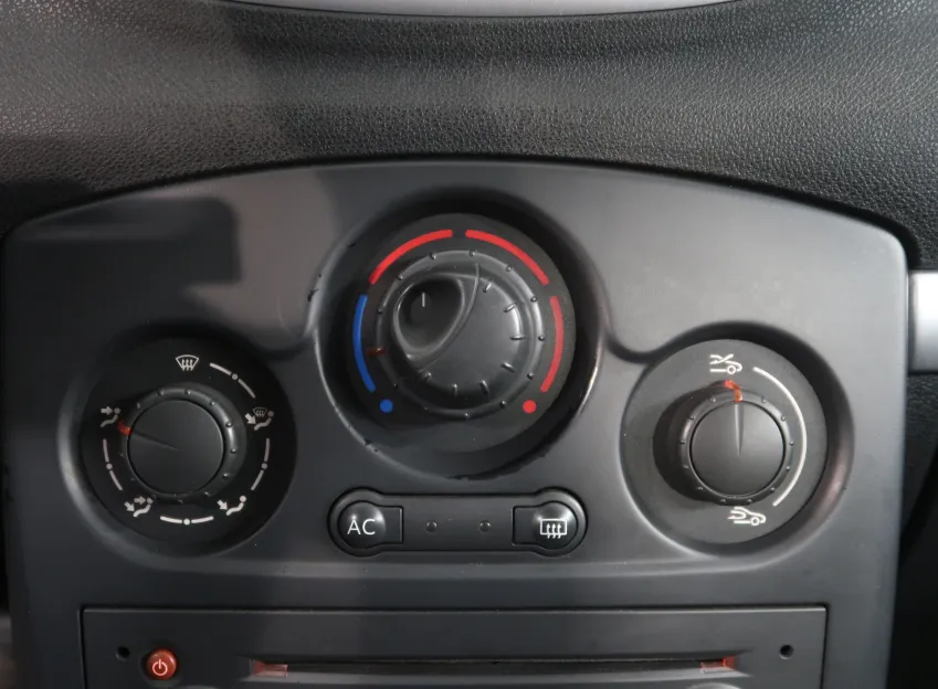 Renault Clio 1.2 i 16V 55kW STK 2028