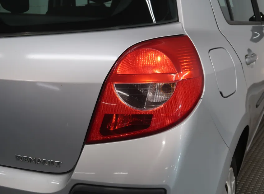 Renault Clio 1.2 i 16V 55kW STK 2028
