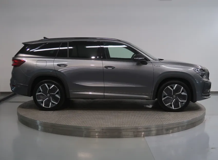 Škoda Kodiaq SPORTLINE 2.0TSI 150KW 4x4 DSG TAŽNÉ WEBASTO PANOR
