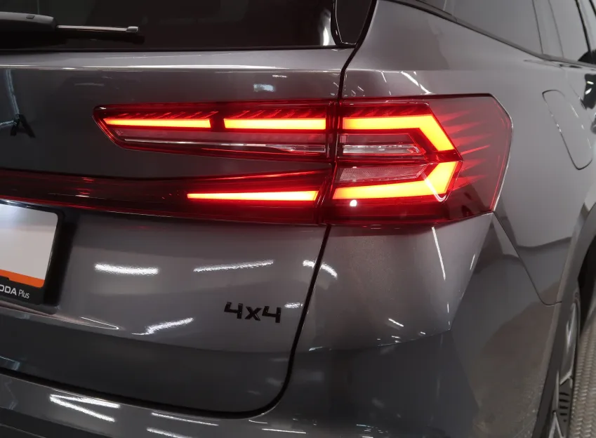 Škoda Kodiaq SPORTLINE 2.0TSI 150KW 4x4 DSG TAŽNÉ WEBASTO PANOR