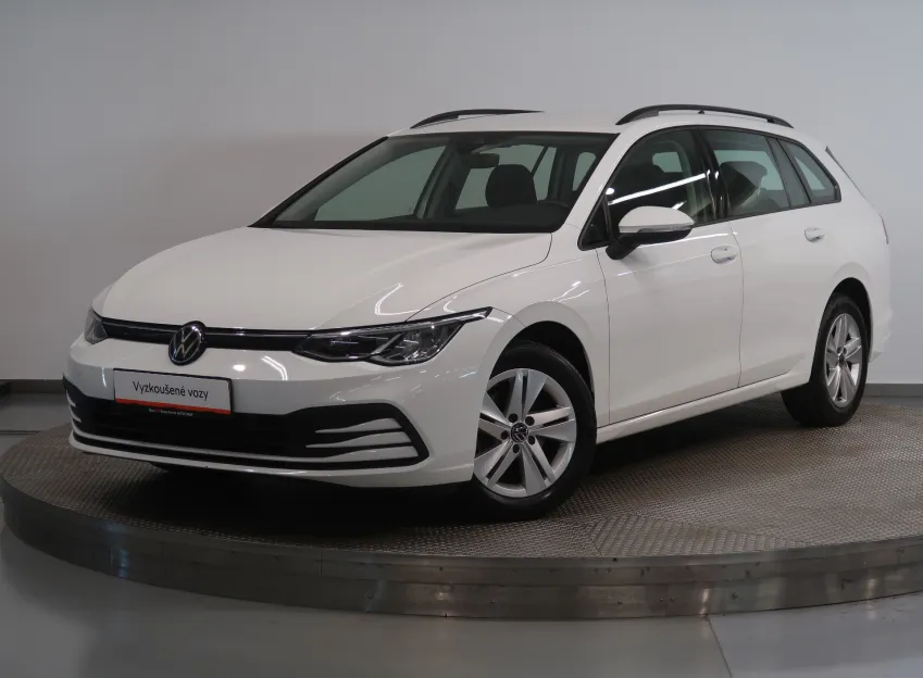 Volkswagen Golf LIFE VARIANT 1,5TSI 96KW LED ACC KAMERA