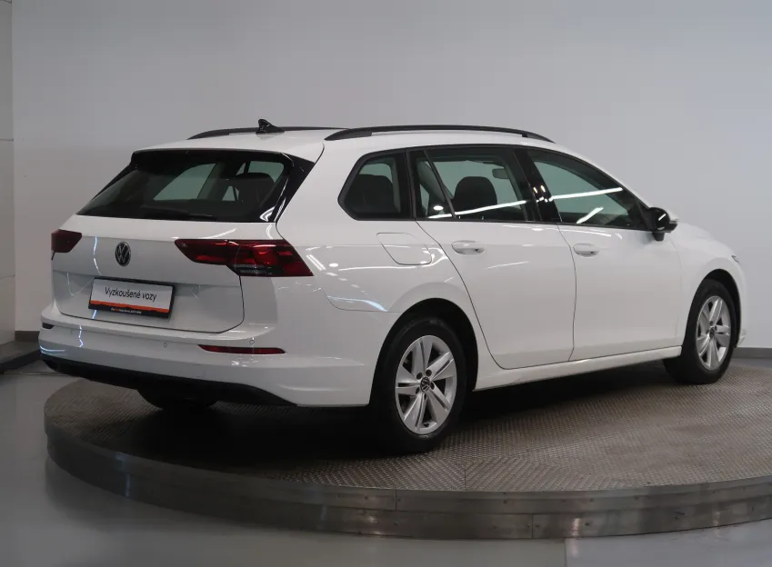 Volkswagen Golf LIFE VARIANT 1,5TSI 96KW LED ACC KAMERA